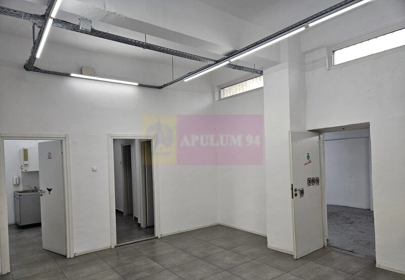 Spatiu comercial Calea Serban Voda, 261 mp, vitrina 20 ml, stradal